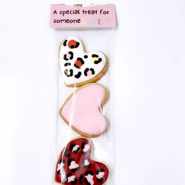 Pack of 3 leopard heart cookies